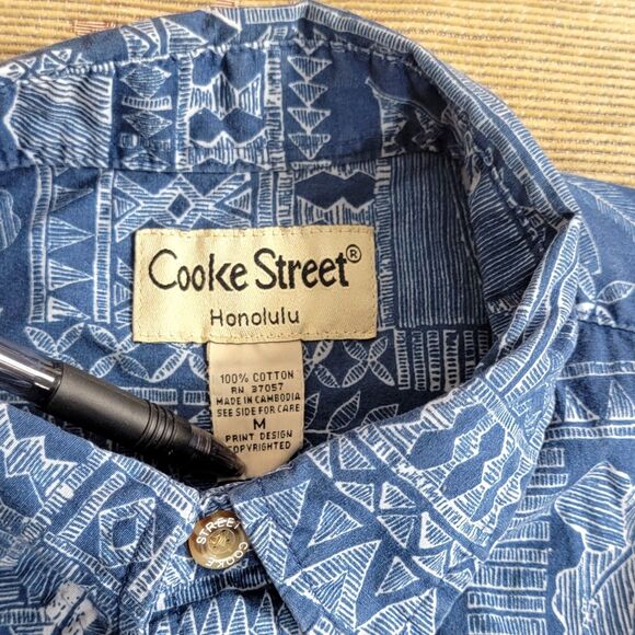 Cooke Street Honolulu Hawaiian Shirt Men M Blue Short Sleeve Pineapple Button Up - Picture 10 of 11